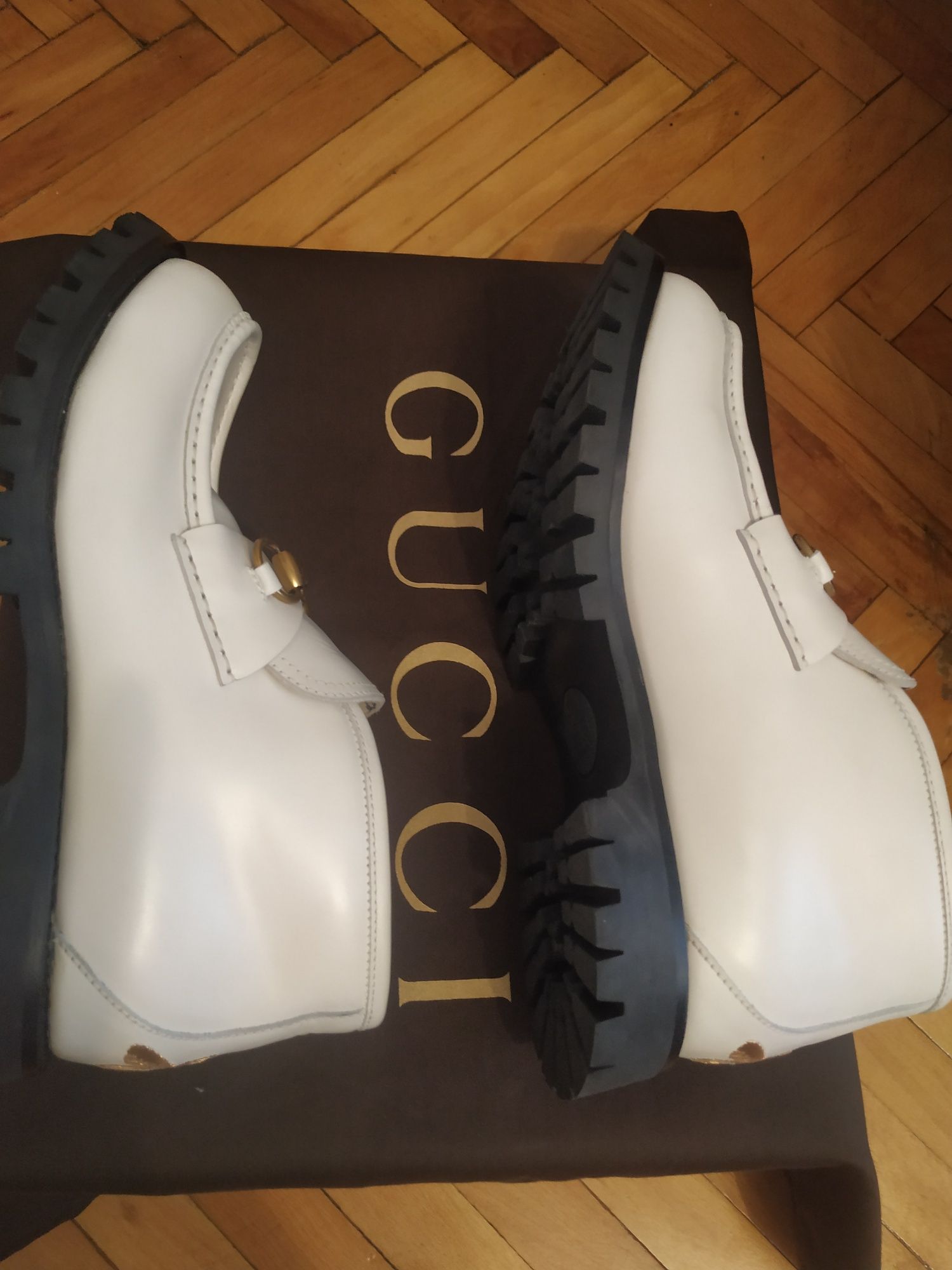 Vând Gucci Leather Flats mărimea 40 EU preț 1500 lei  !