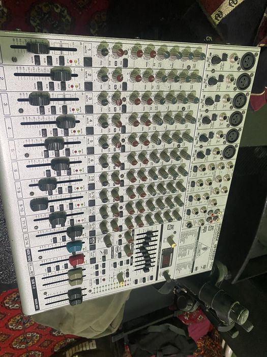 behringer 1832 orginal ok pult