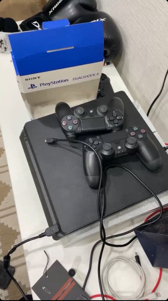 PlayStation 4 slim 500gb