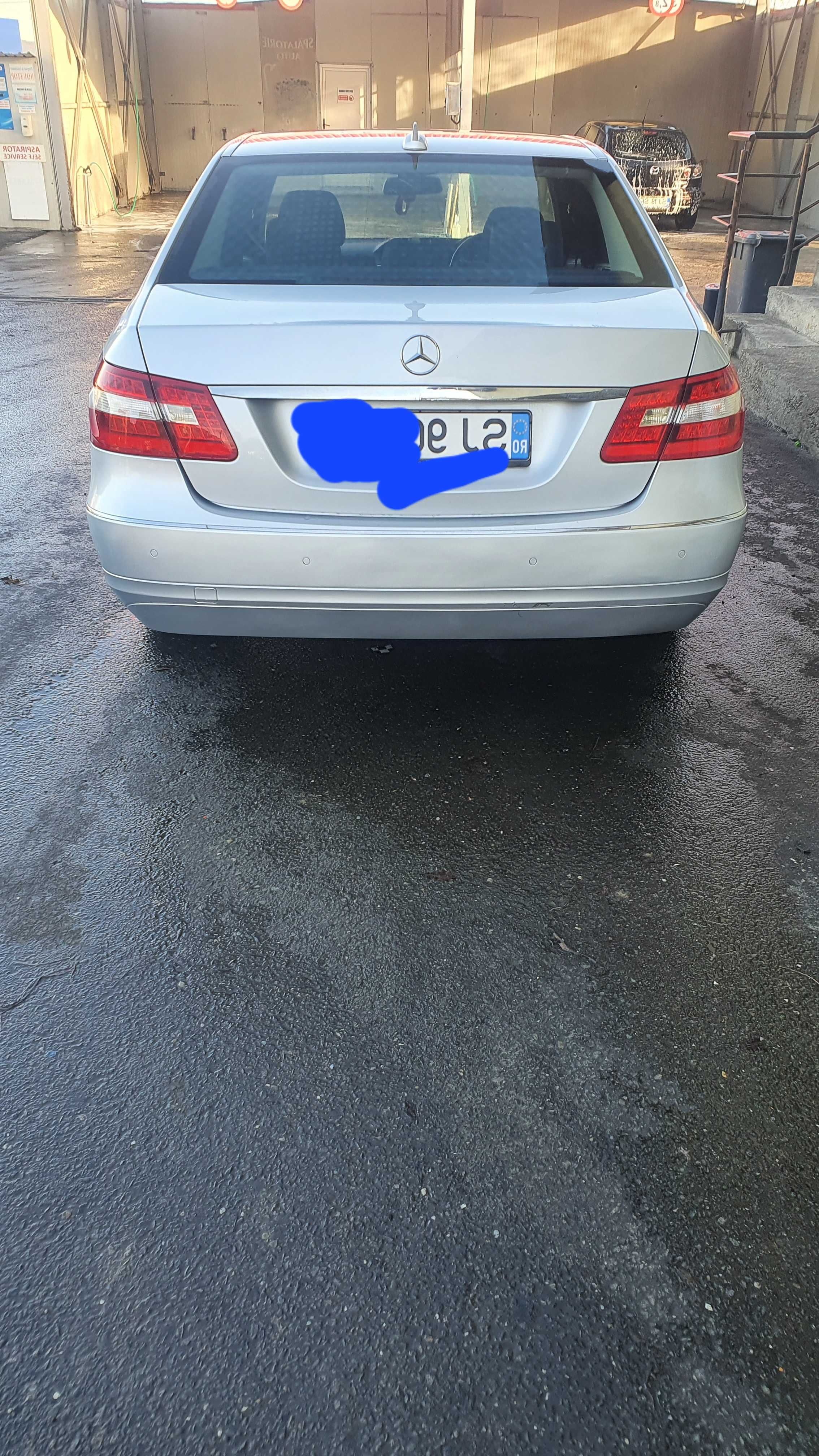 Vând Mercedes e250