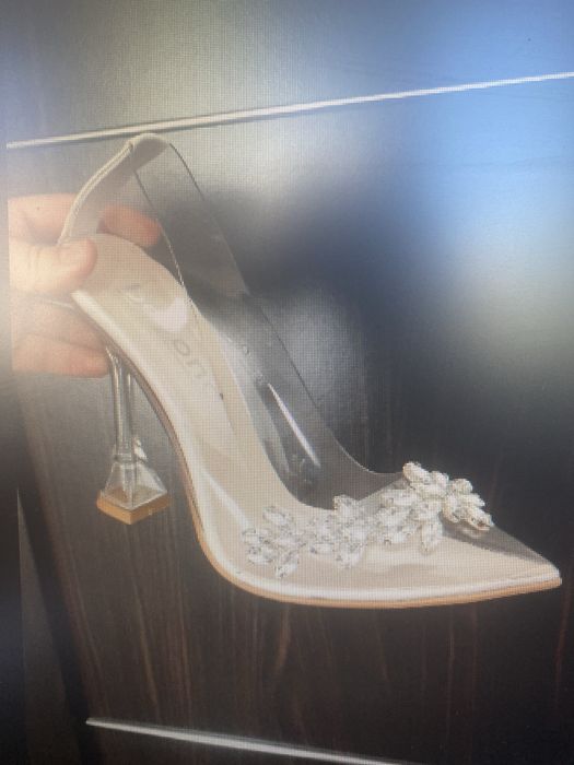 Pantofi cu toc transparenti cu pietre