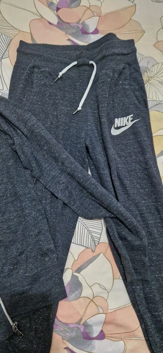 Дамски Анцунг найк