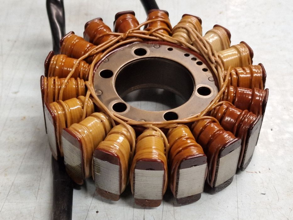 Оригинален статор за зареждане за Suzuki GSR600 2006 – добро състояние