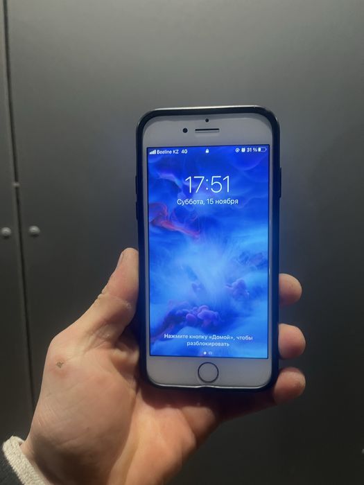 Продается  Айфон 7  в идеальном сос
