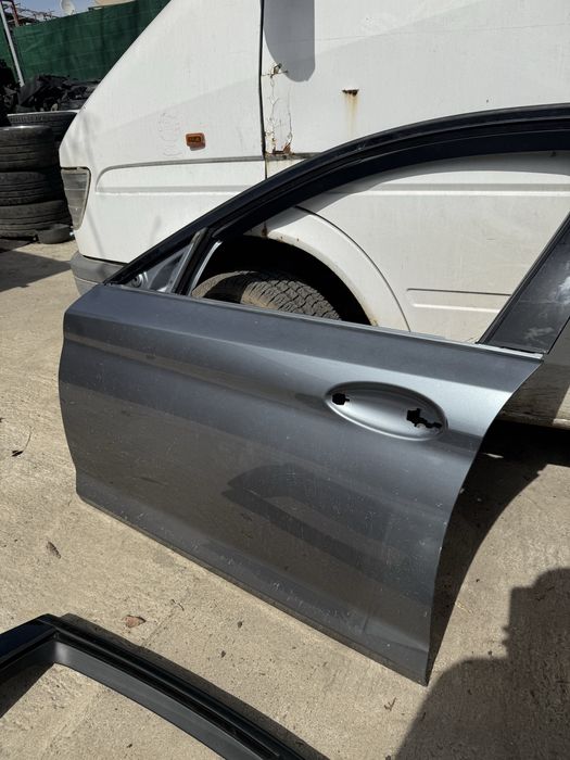 Предна лява врата бмв г30 г31 bmw g30 g31 lqva vrata
