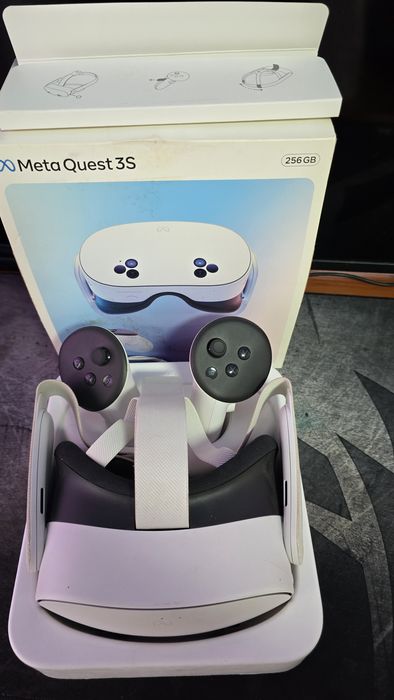 Meta Quest 3S (256GB) - VR очила,