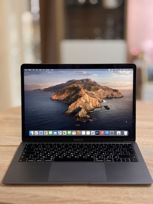 Macbook Air 13 8gb ram Перфектен, оригинално зарядно