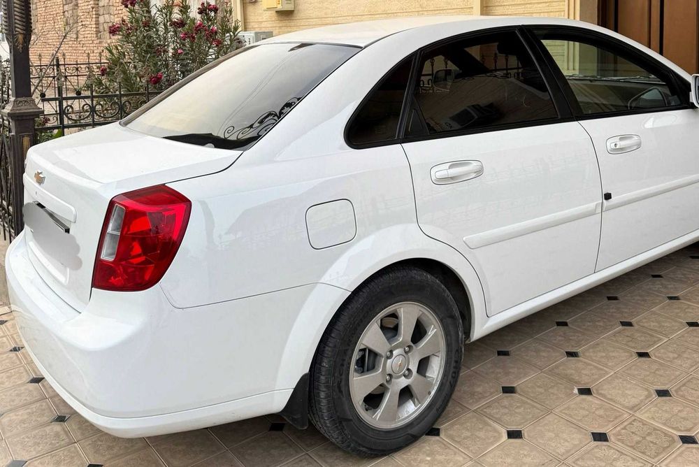 Gentra 3 avtomatkarobka sotiladi srochna!