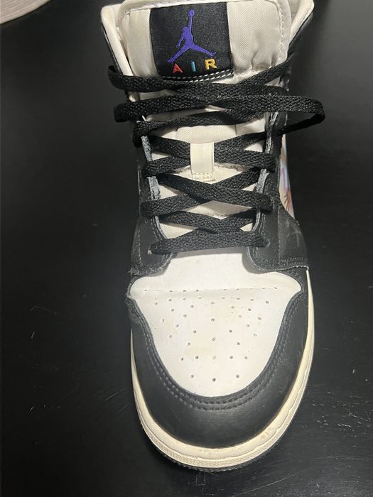 Vând Air Jordan 1 Mid Hologram M40