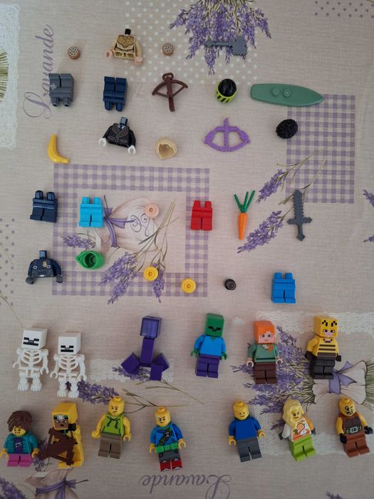 Lego minifigurine si accesorii