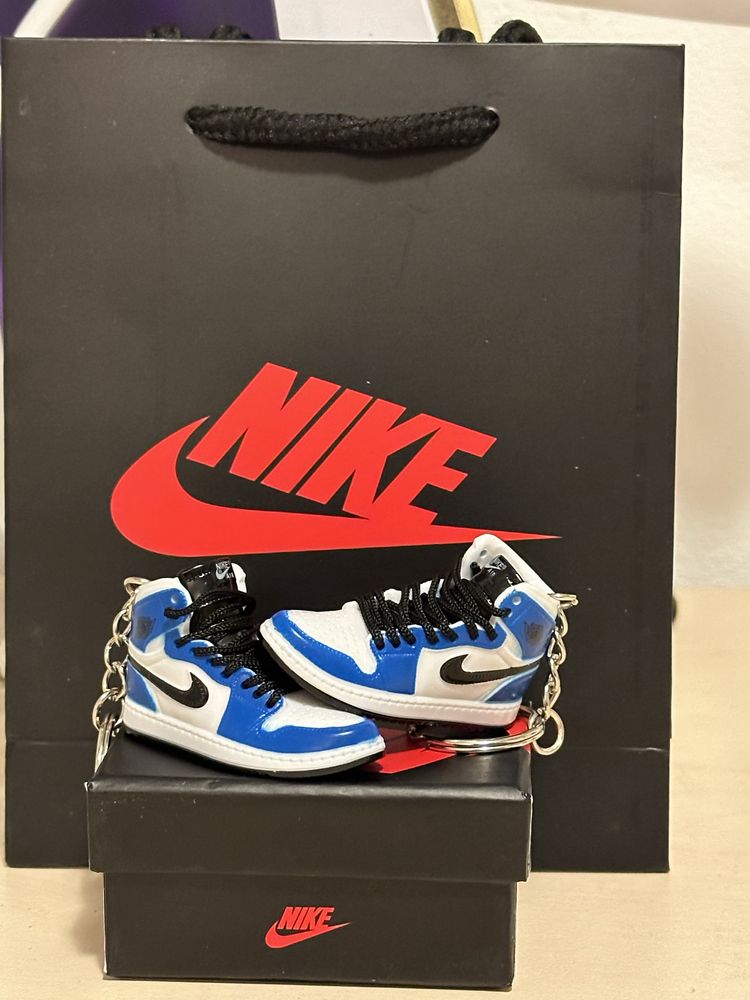 Poartă-ți pasiunea la chei! Brelocuri Nike premium – ediție limitată!