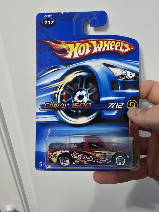 Vând mașinuțe Hot Wheels