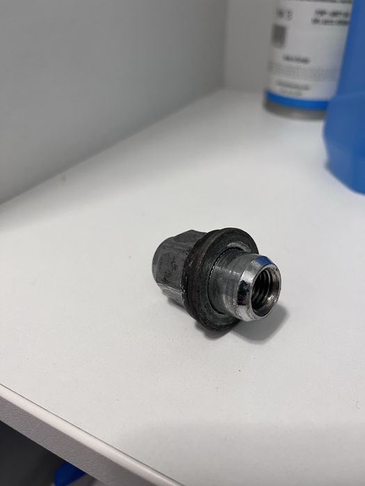 Piulite M12x1.5 originale Lexus CT200h