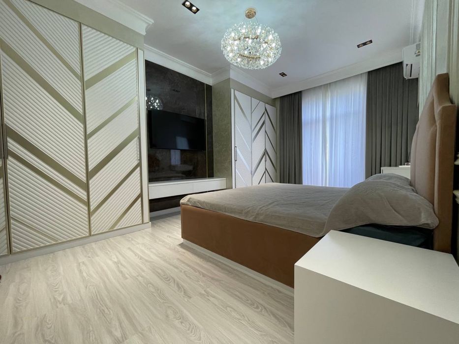 Аренда! Сдаётся новая 4- ком квартира в ЖК Luxury на ц-1 !