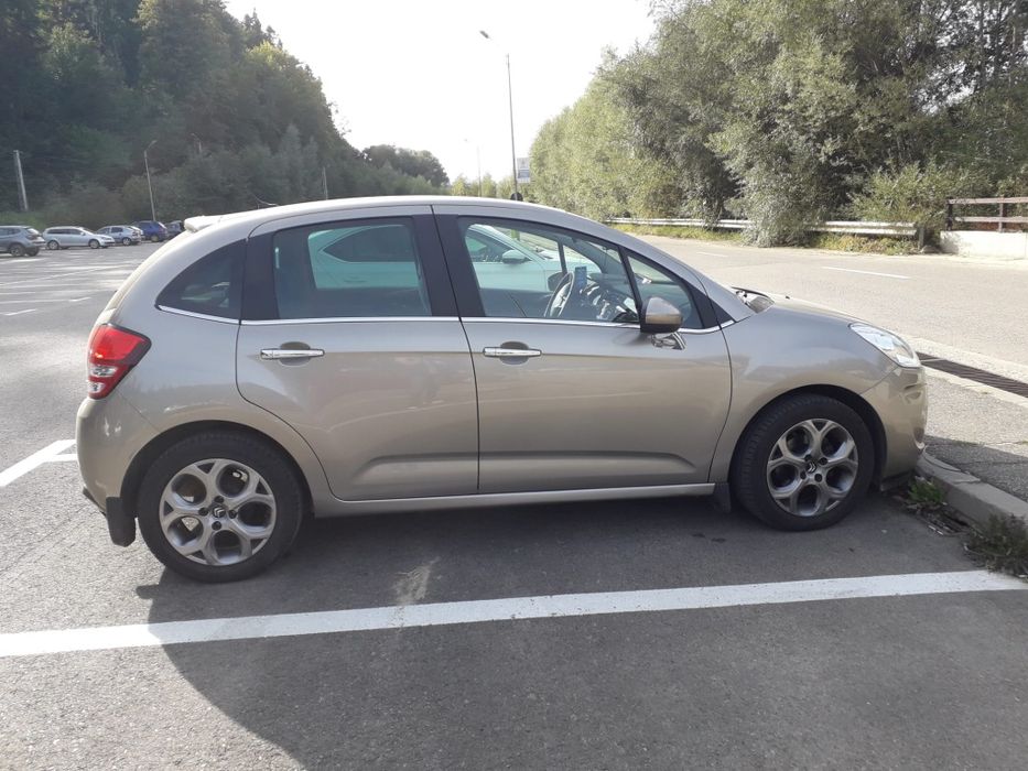Vând Citroen C3 .