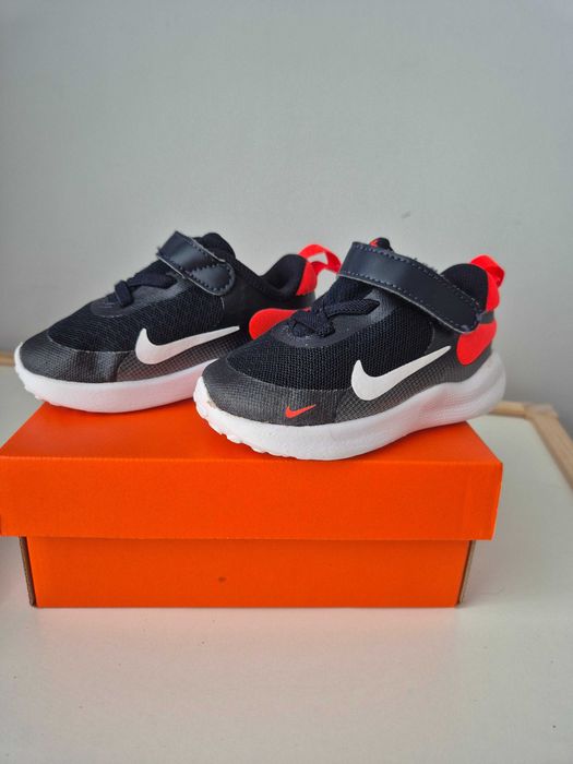 Обувки за момиче (nike, колев и колев, h&m) номера 18-21