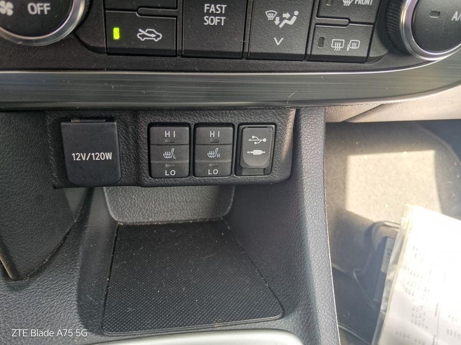 Аурис 2014 2.0 дизел на части