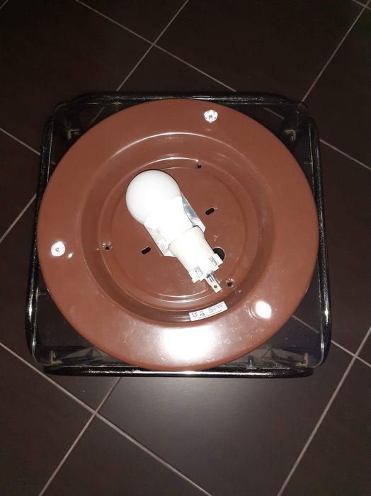 Aplică hol, baie, bucătărie