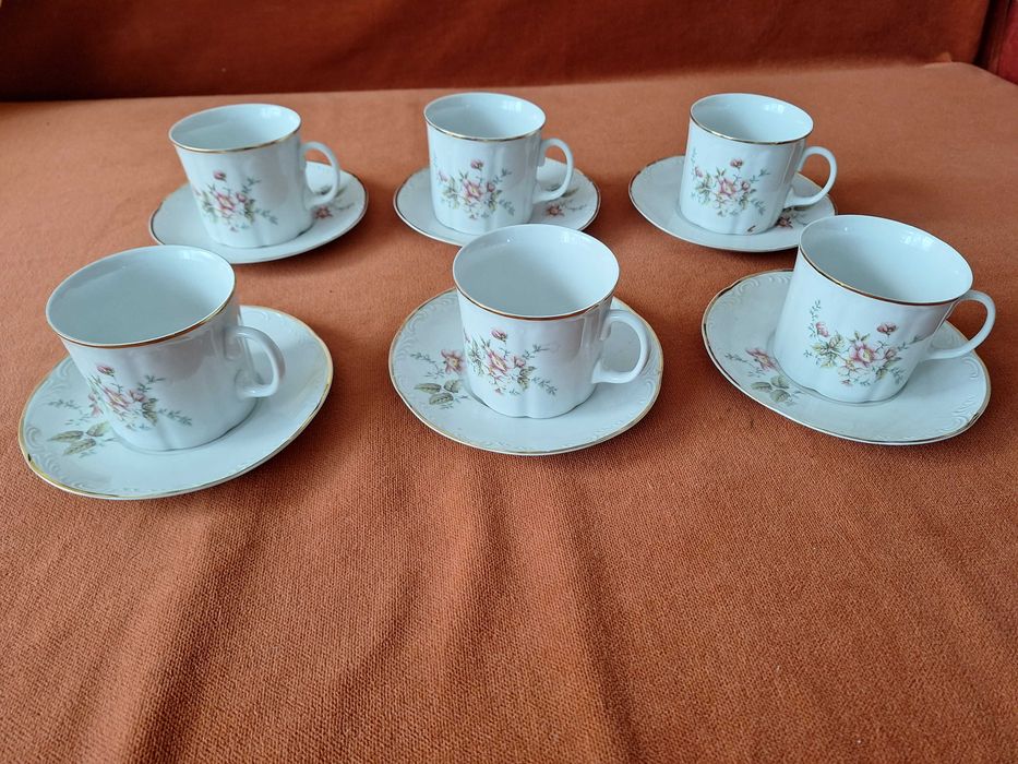 Serviciu pentru servit cafea din portelan, vechi, model deosebit