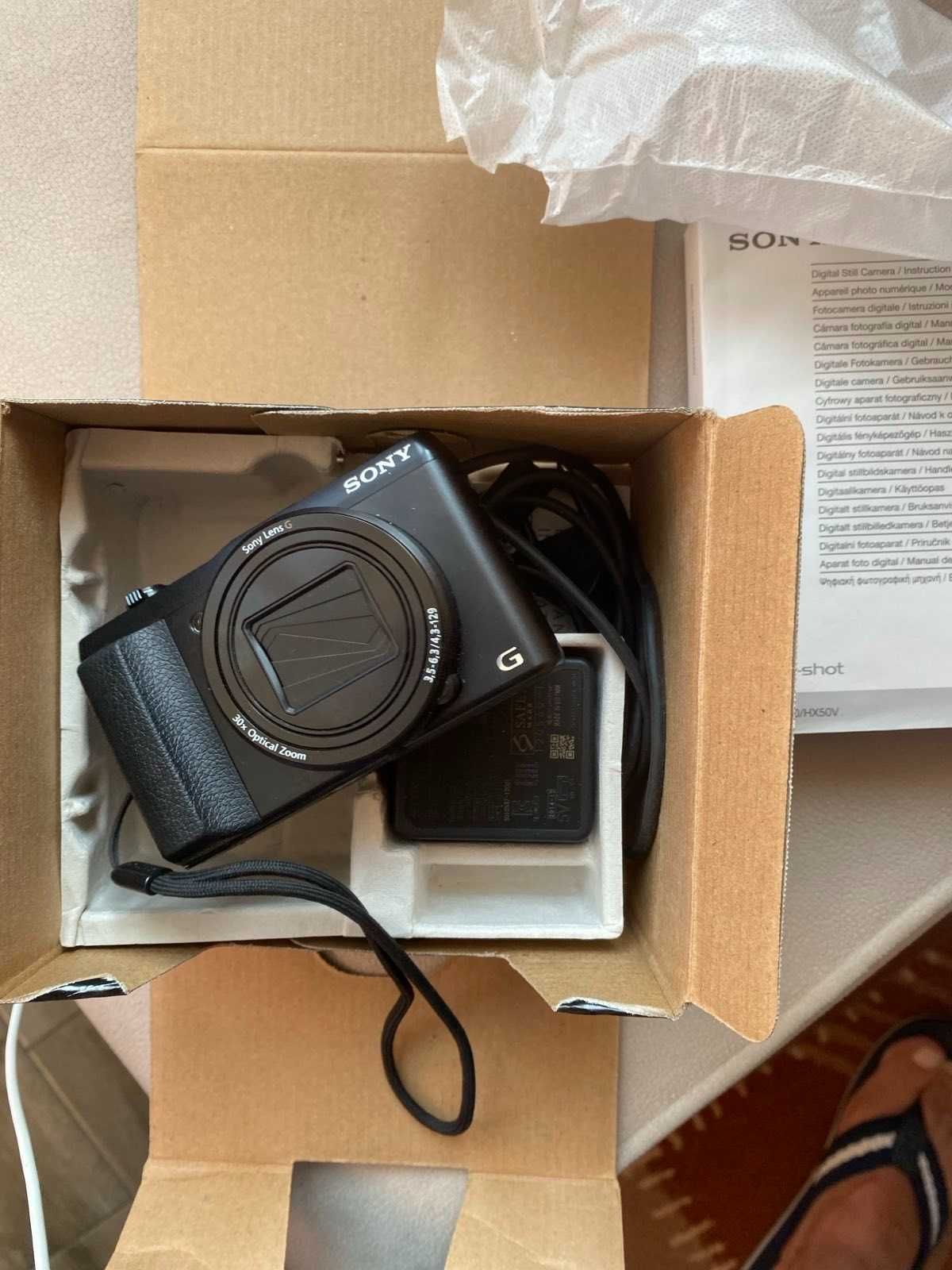 Продавам - компактна камера Sony DSC HX50- нова