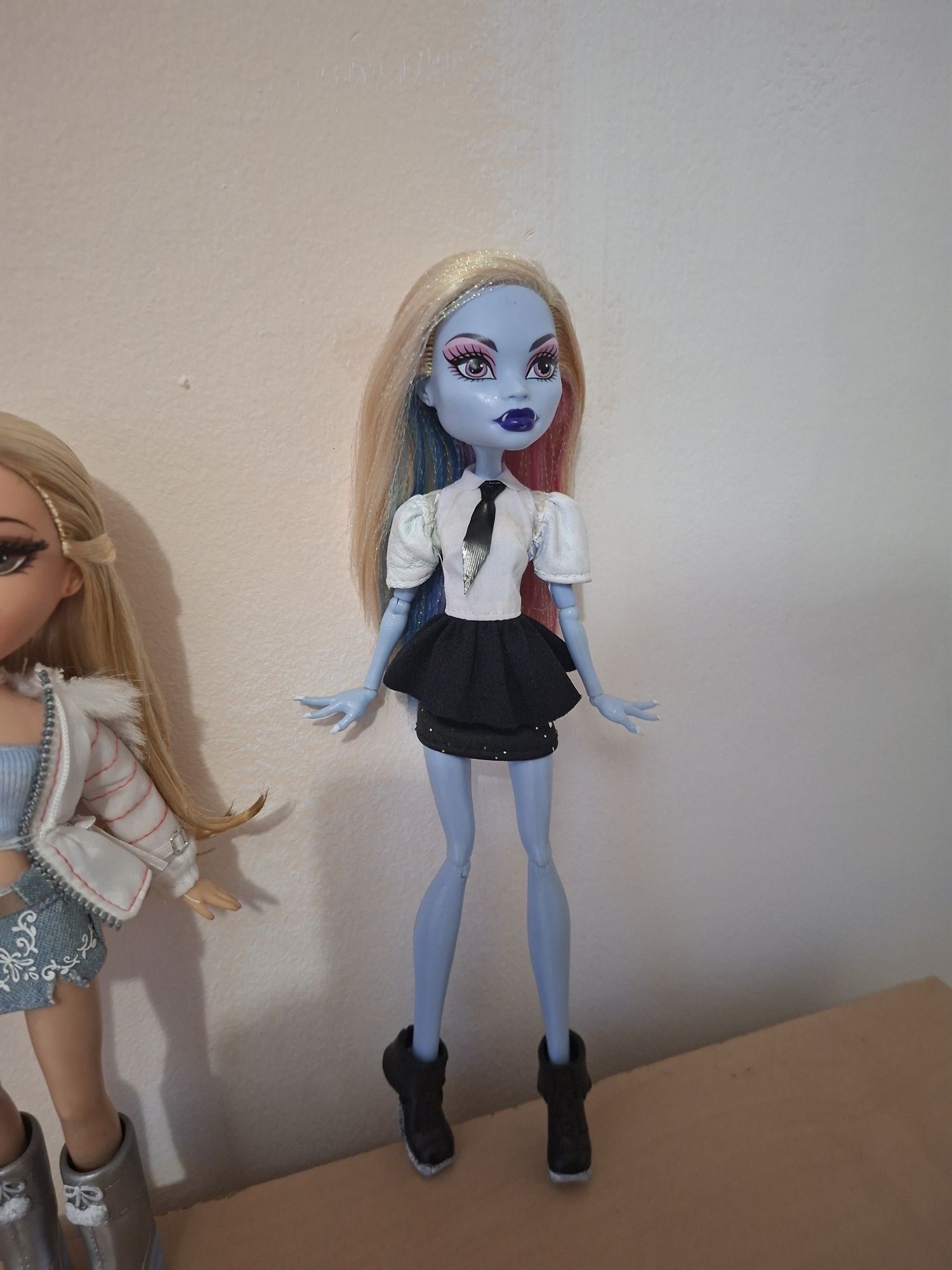 Rainbow high , Bratz , Monster High Кукли