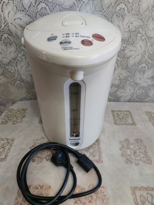 Продам термопот Panasonic в отличном состоянии .Белого цвета Имеется т