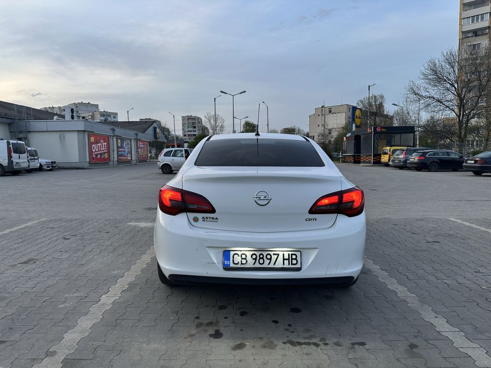Опел Астра J Opel Astra J 1,7 cdti