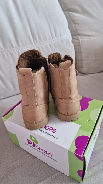 Bocanci imblaniti din piele marimea 25