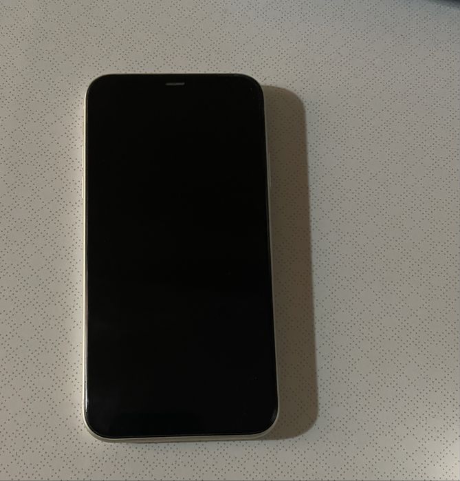 Айфон 11 с кутия
