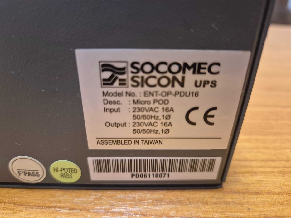 Socomec MBP+PDU: Байпас за поддръжка + PDU: 16A RACK 2U