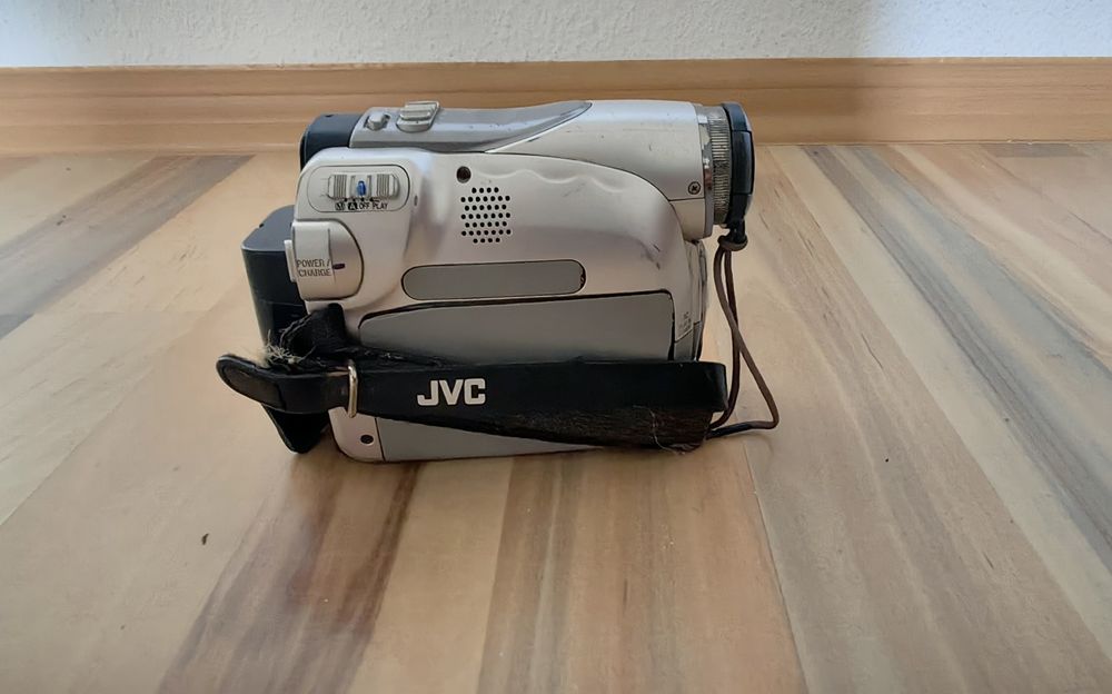 Cameră video JVC GR-D250U Mini DV retro