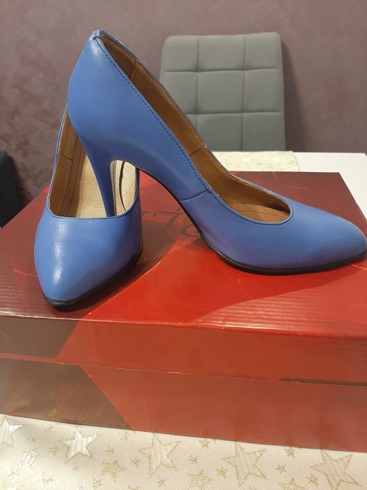 Vand pantofi stiletto piele,marimea 36