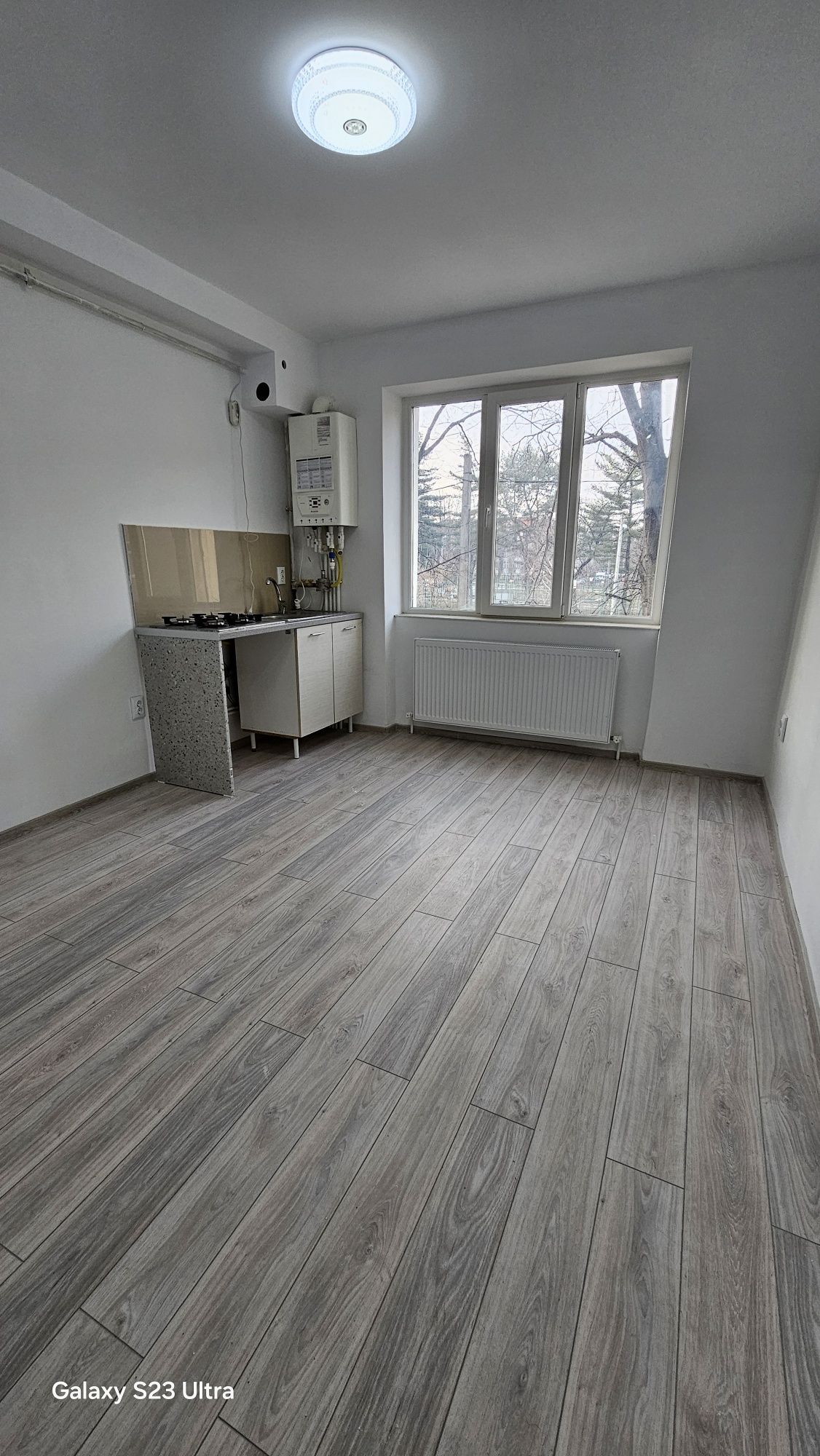 Garsonieră în Onești, zona de sus, etaj 1.