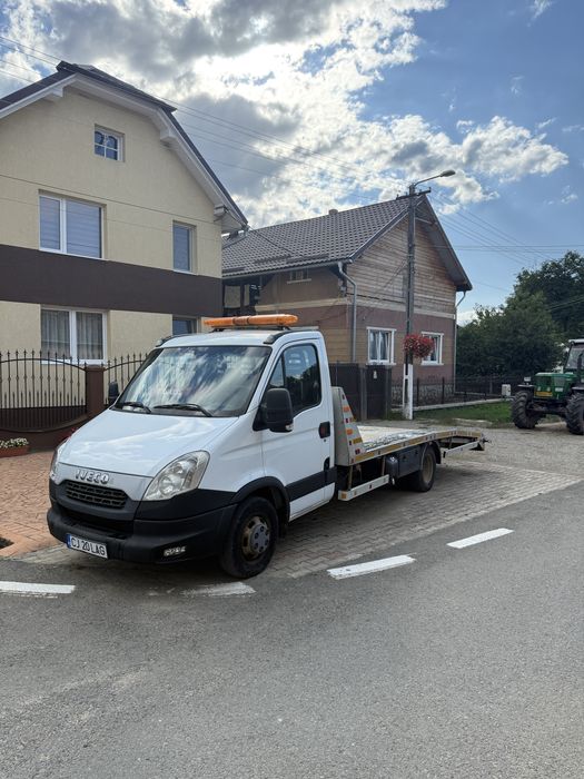 Autoplatforma iveco 35C15; 5.2m; 2014; perne; A/C