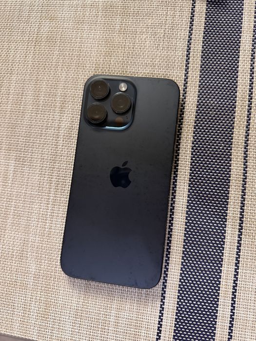 Iphone 15 Pro Max 256G+husa, cutie si încărcător