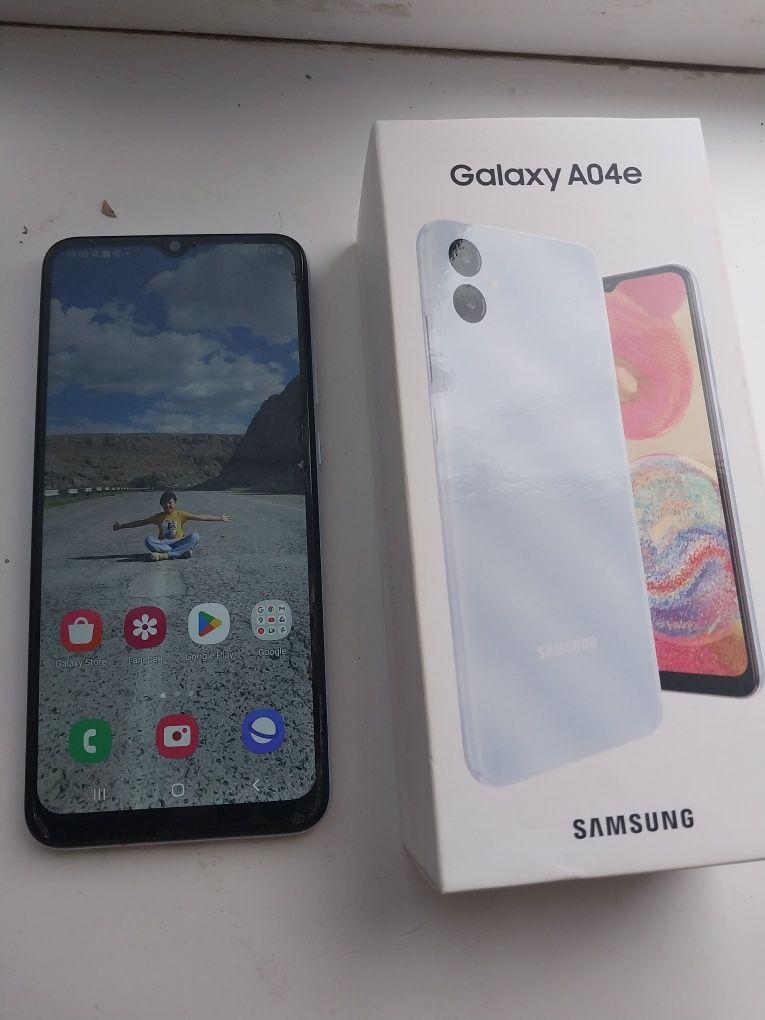 Galaxy A04e.   Самсунг марка