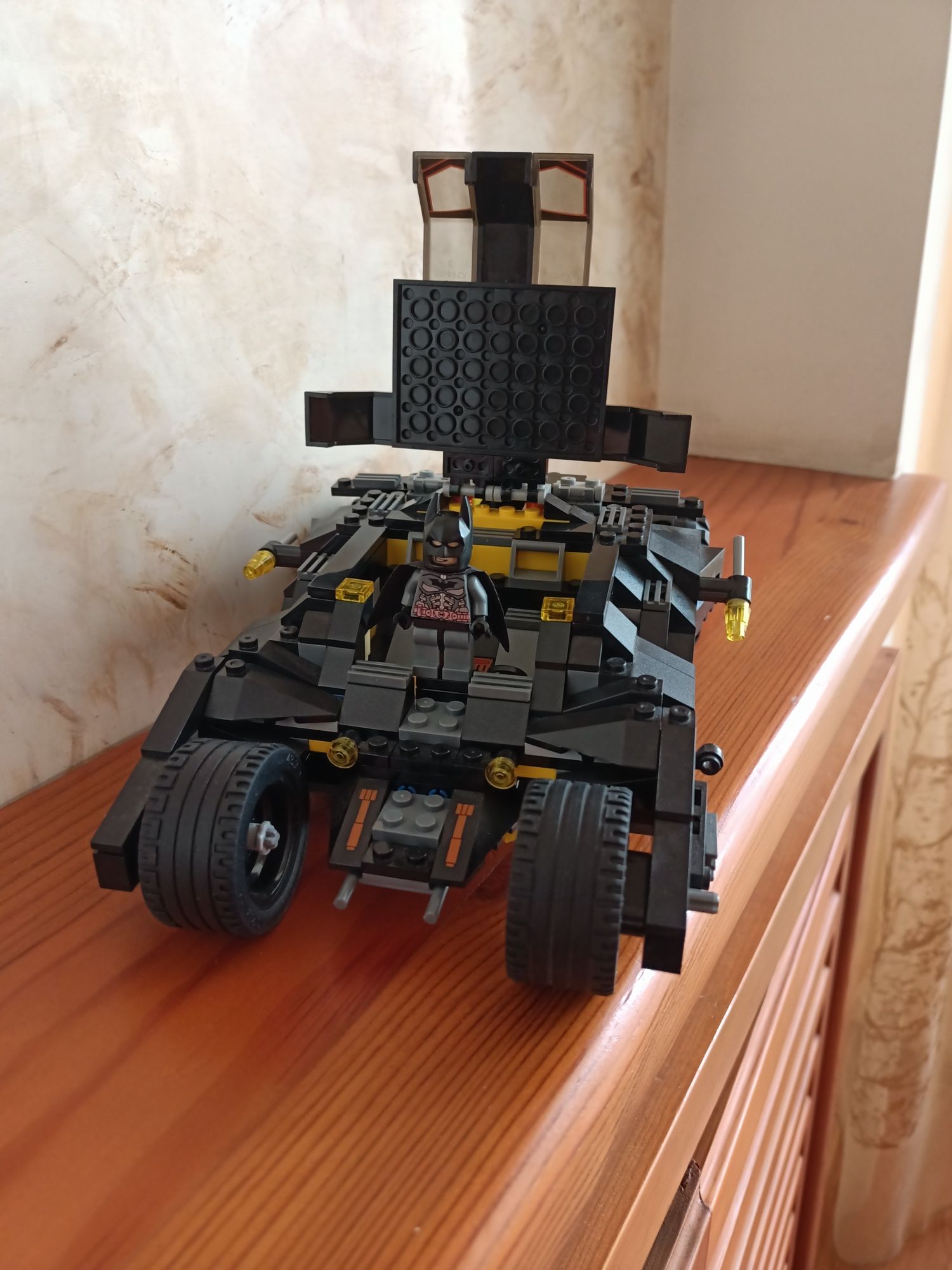 Автомобиль Lego Bat-mobile
