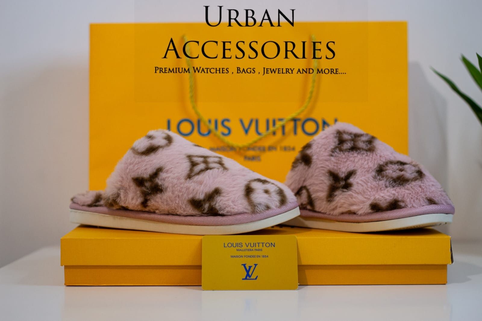 Papuci Louis Vuitton