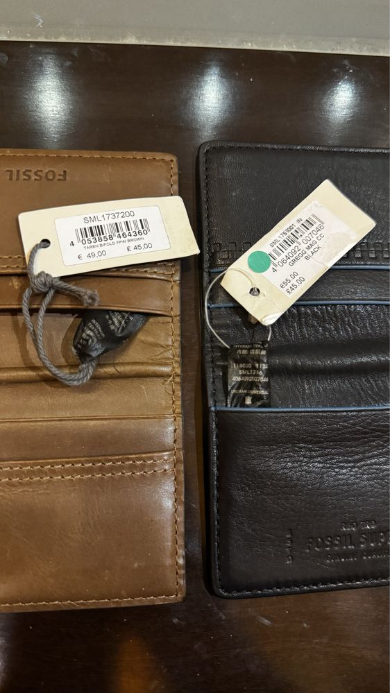 Ново кафяво кожено калъфче Fossil за документи магнитно портфейл