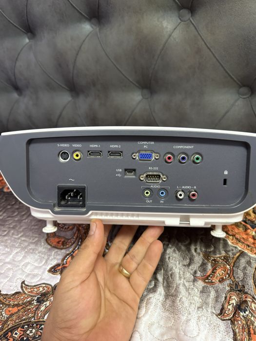 Videoproiector BenQ in stare impecabila