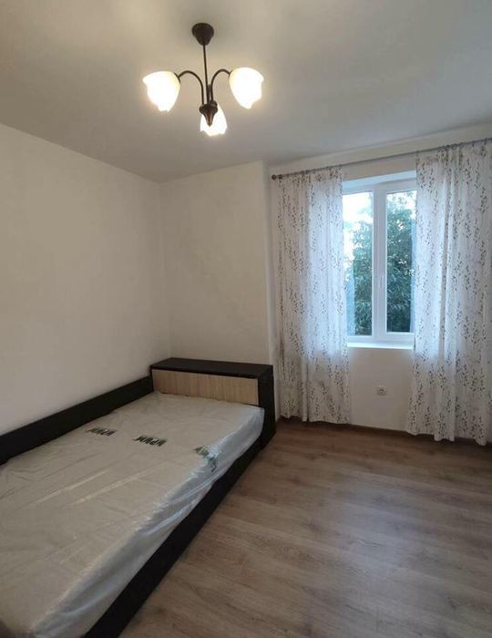 Тристаен апартамент под наем в ж.к. Банишора, 2160248