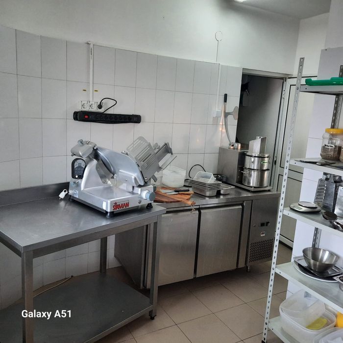 Inchiriez/Vand afacere pizzerie complet echipata