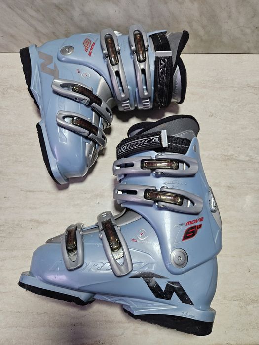 Clapari ski schi  Nordica mondo   22,5- 23,5 corespunde mărimii 36-37