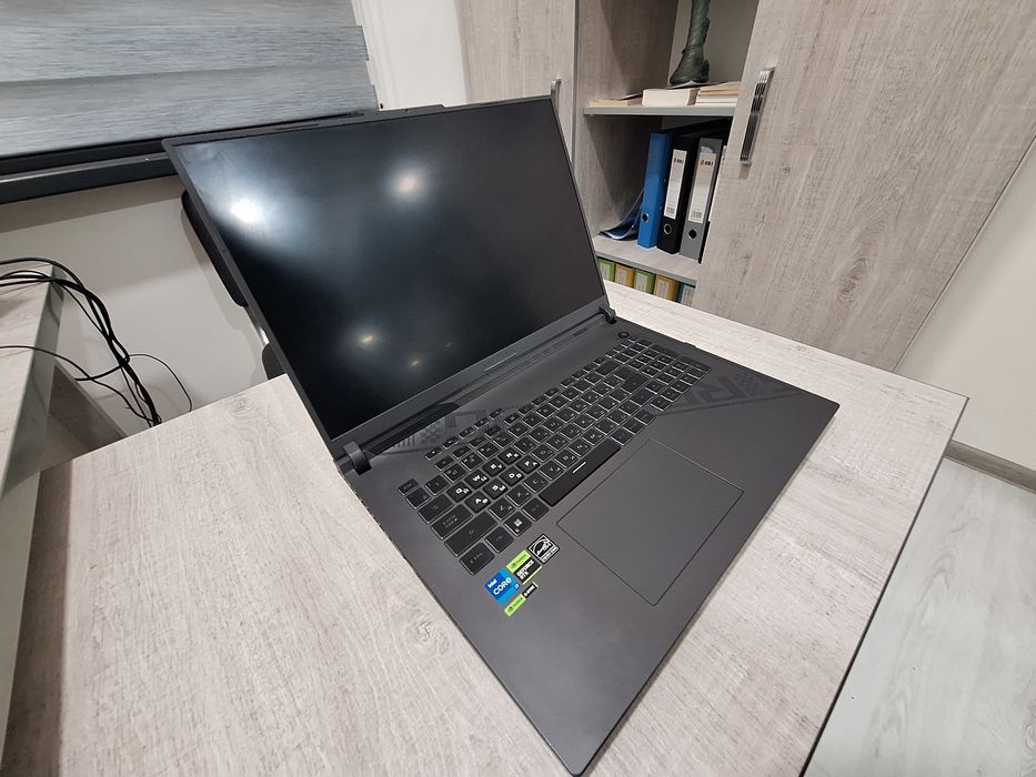 Asus Rog Strix G814J