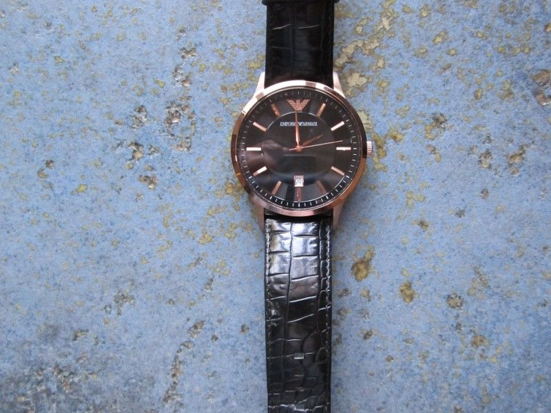 продавам 100 % оригинален мъжки часовник EMPORIO ARMANI / Армани