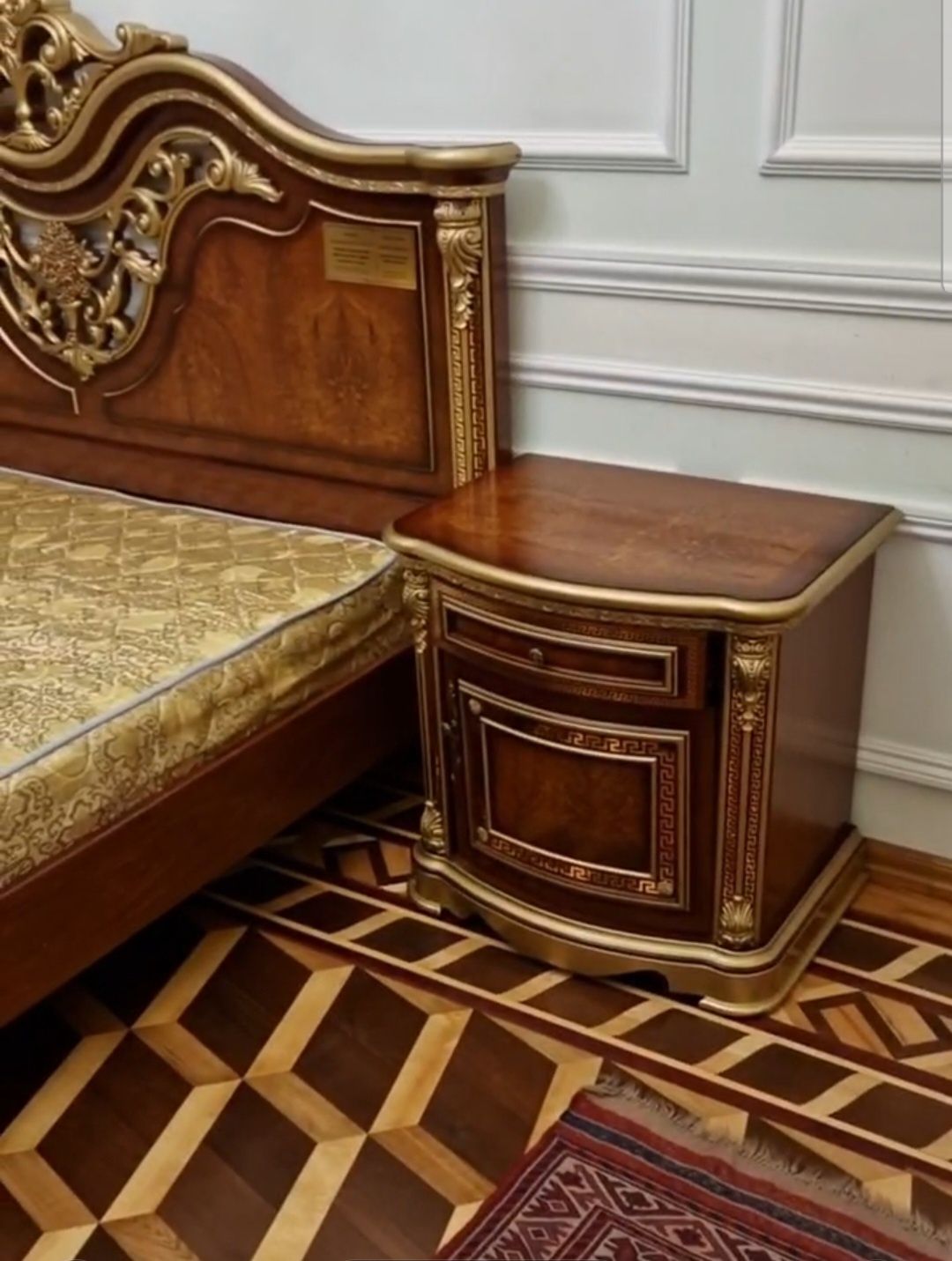 Итальянский мебель для спальни от JUMBO Collection.