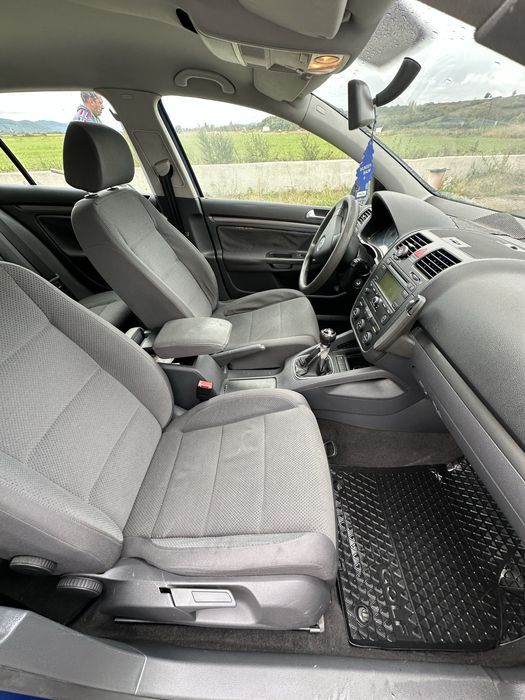 Golf v 2.0TDI.