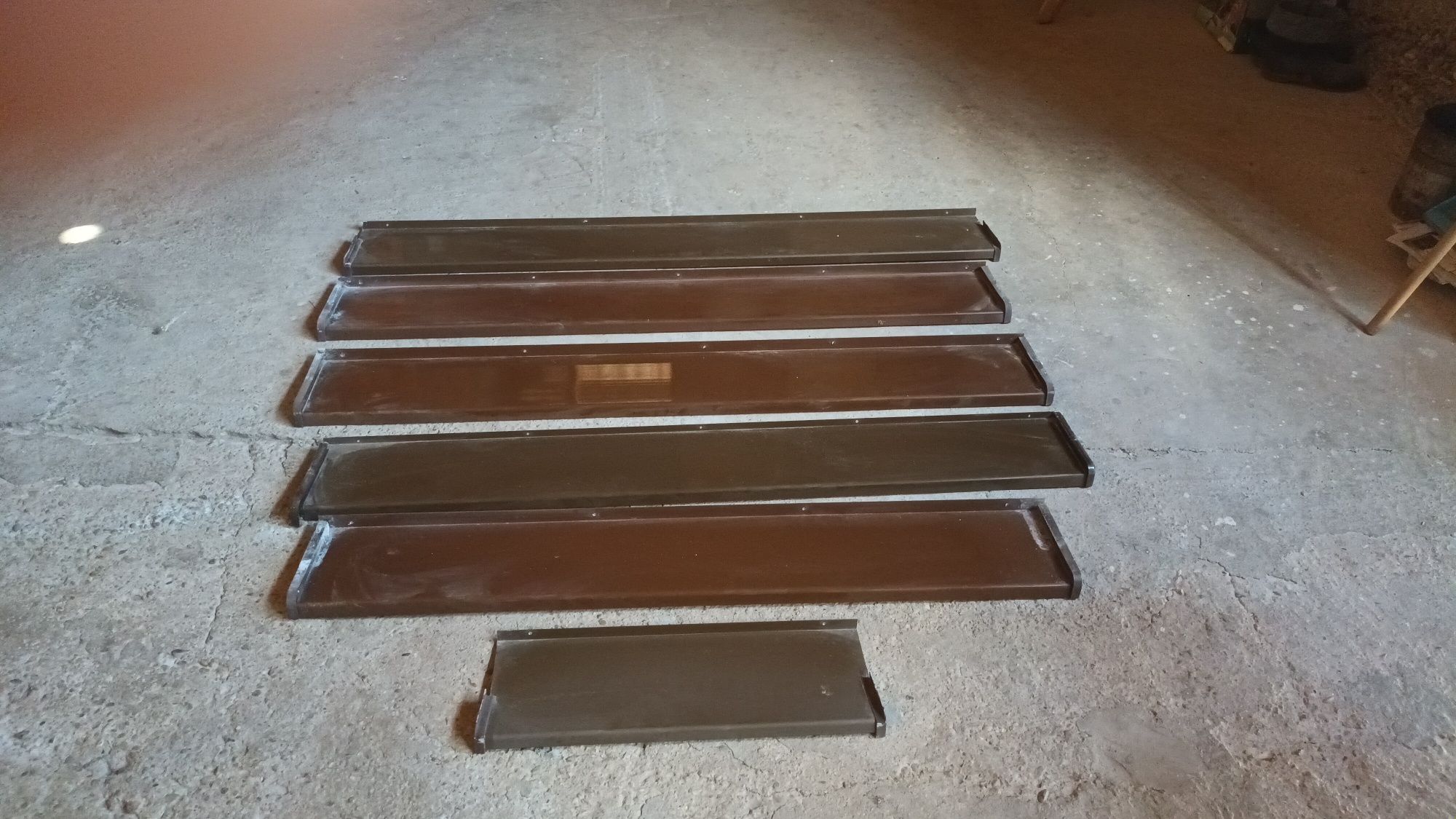 Vând pervaze aluminiu maro