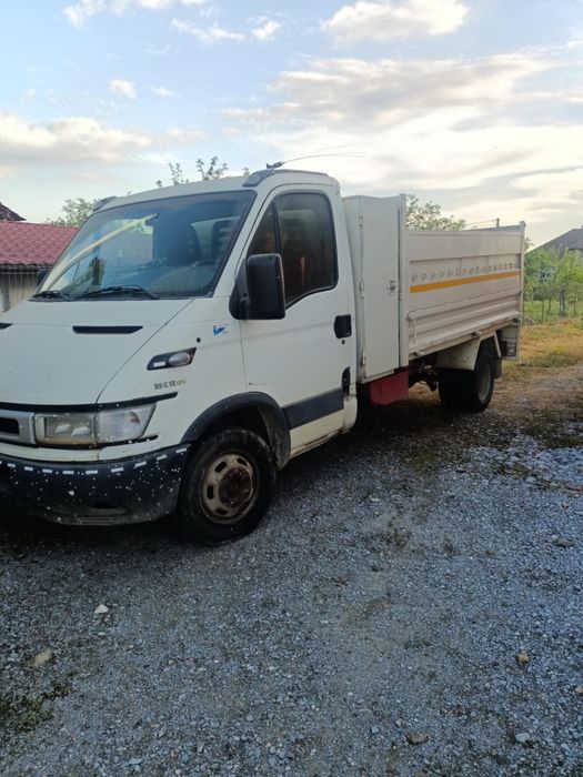 Vand doua iveco basculabile