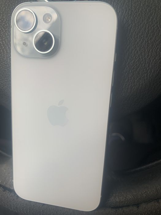 iPhone 15.